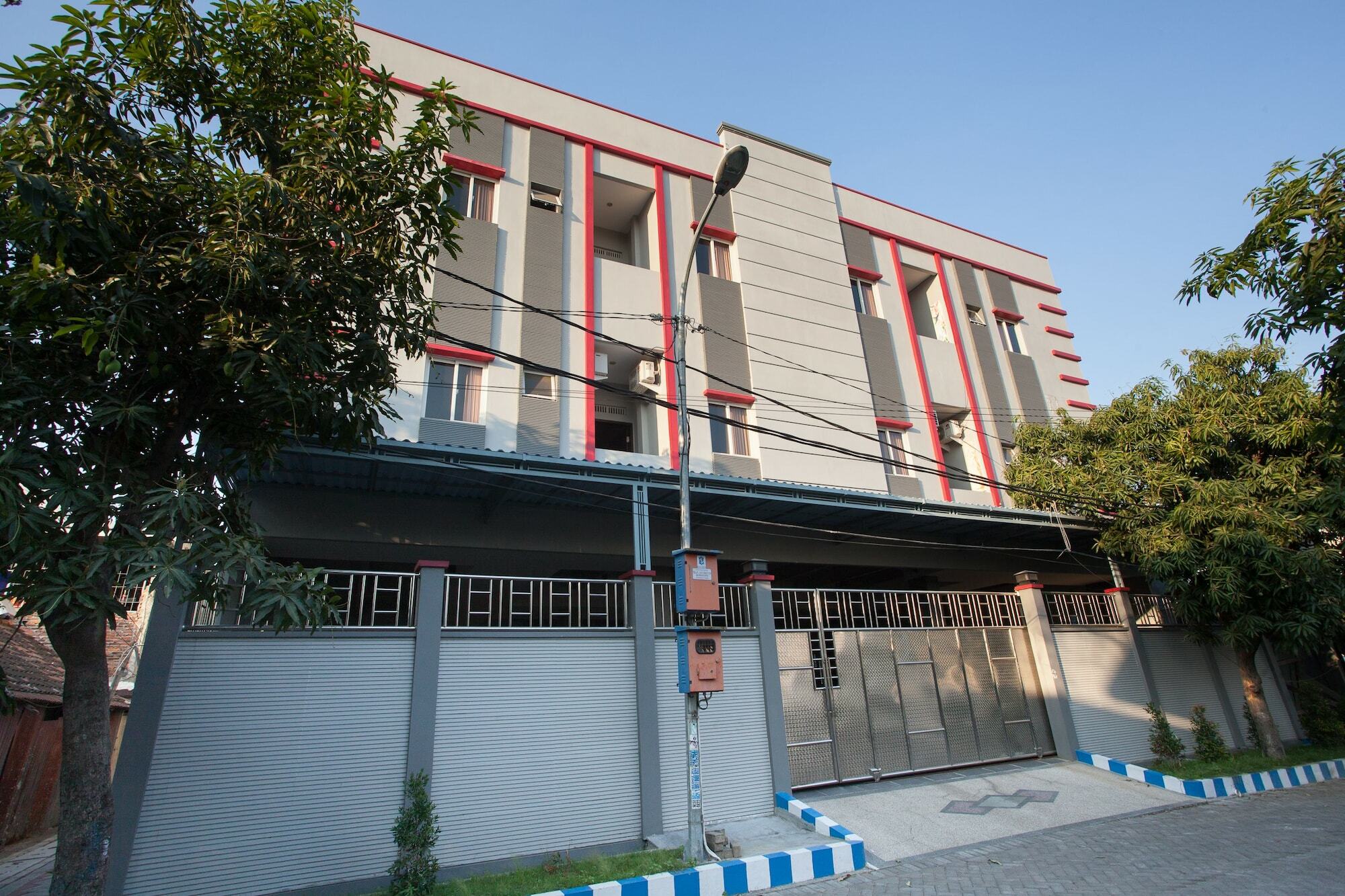 Reddoorz Near Universitas Wijaya Kusuma Surabaia Exterior foto