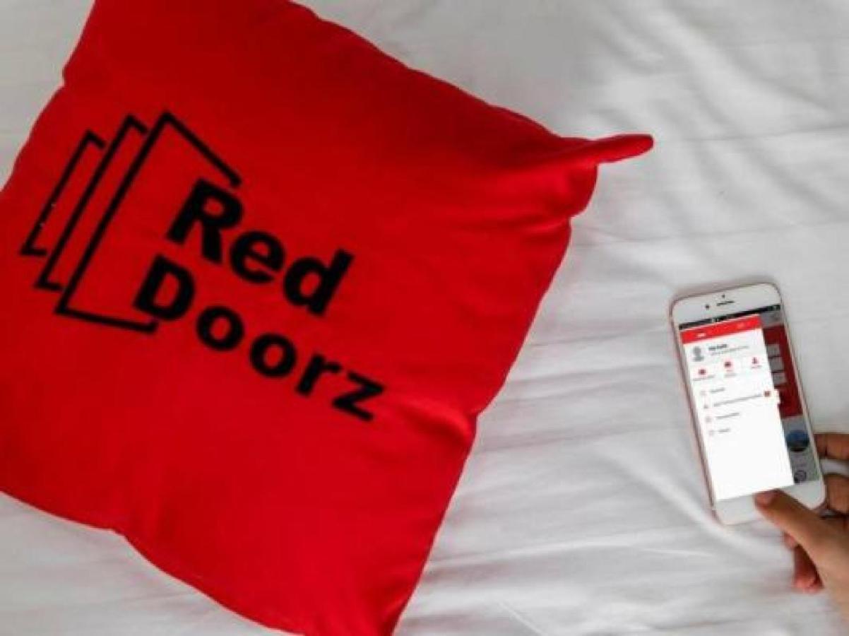 Reddoorz Near Universitas Wijaya Kusuma Surabaia Exterior foto